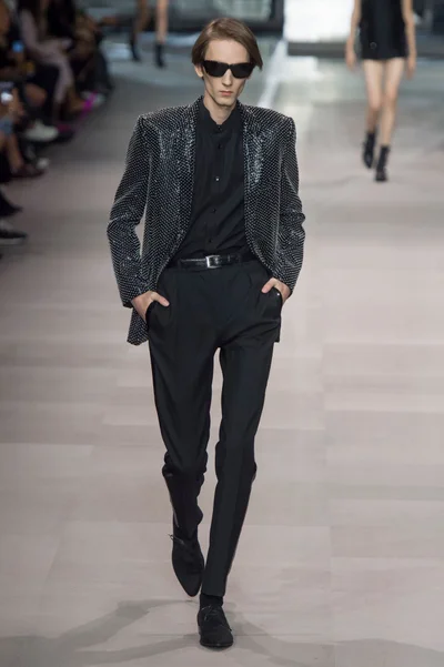 Look 94